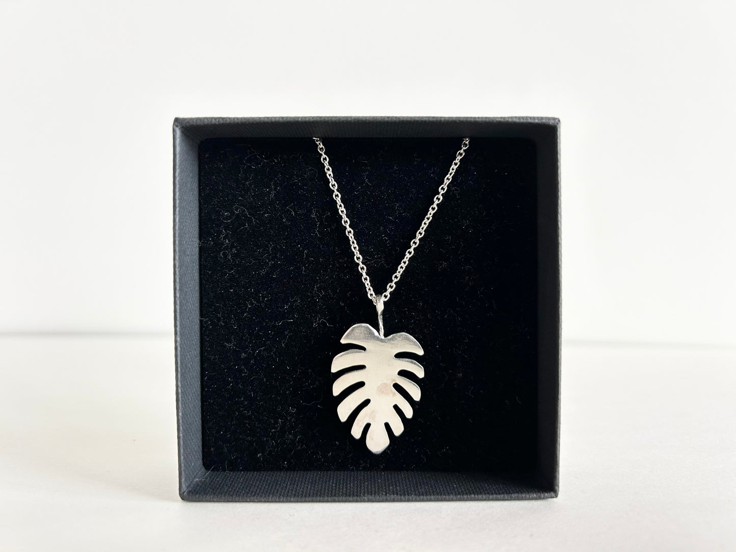 Monstera Necklace